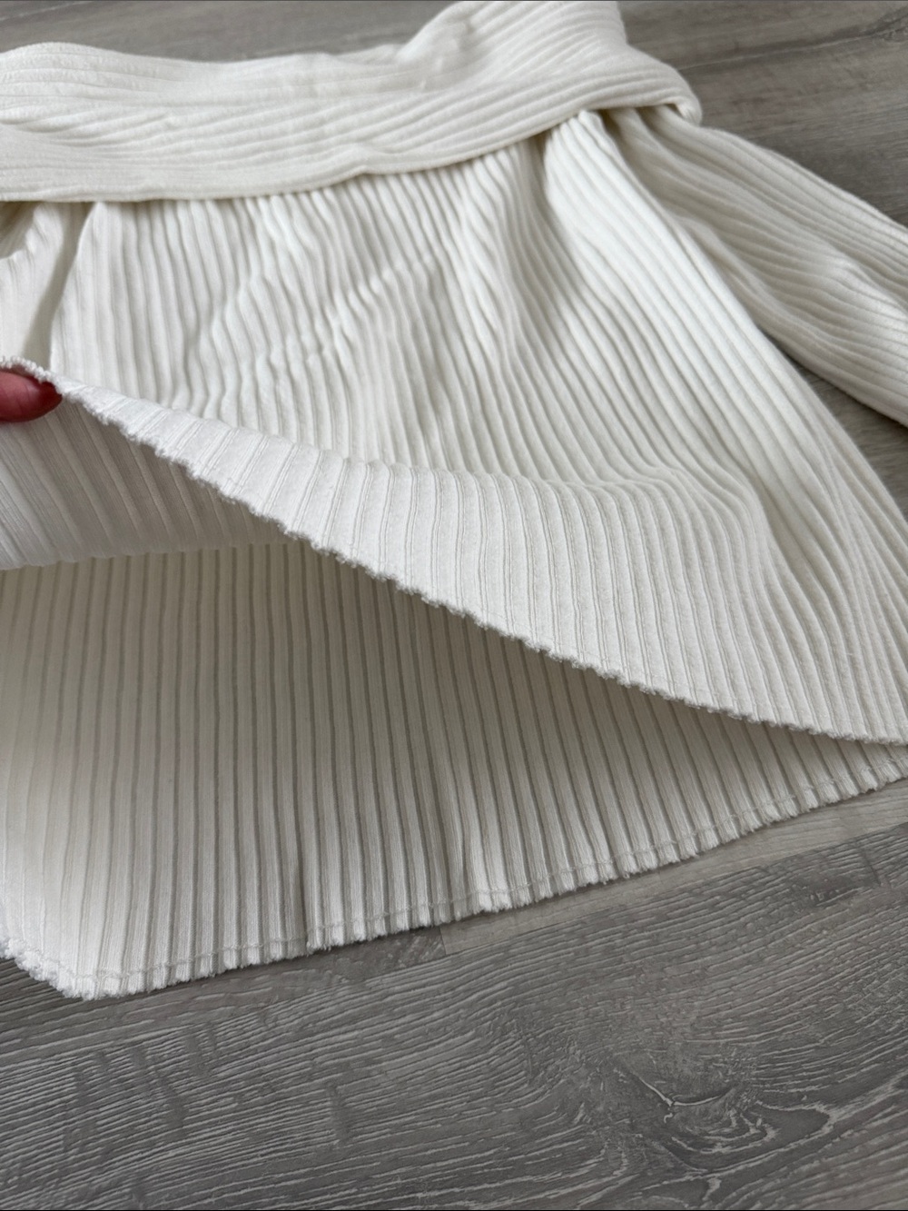 Off-the-Shoulder Ribbed Sweater - Picture 4 of 12